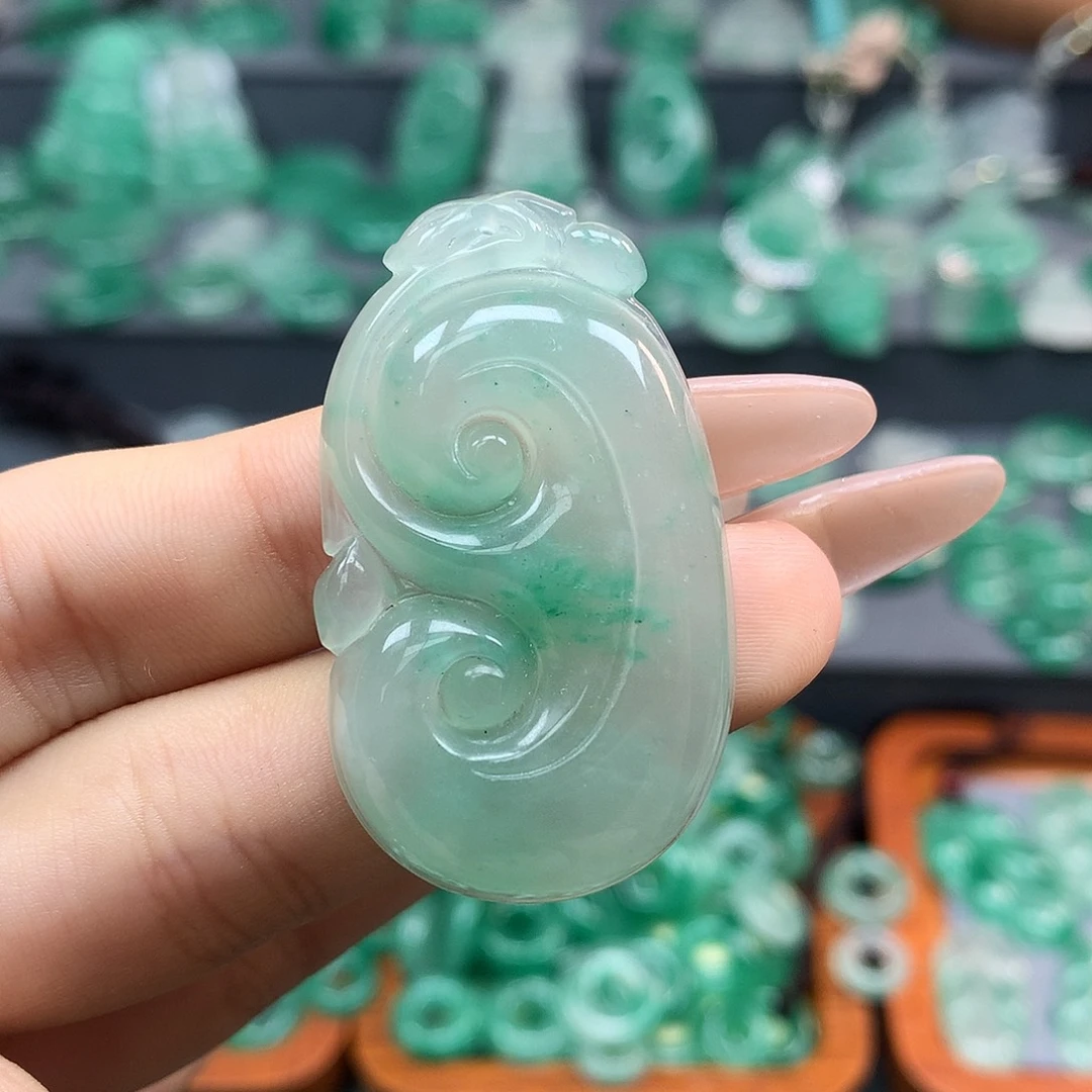 石英质玉（非洲翠）未镶嵌颈饰