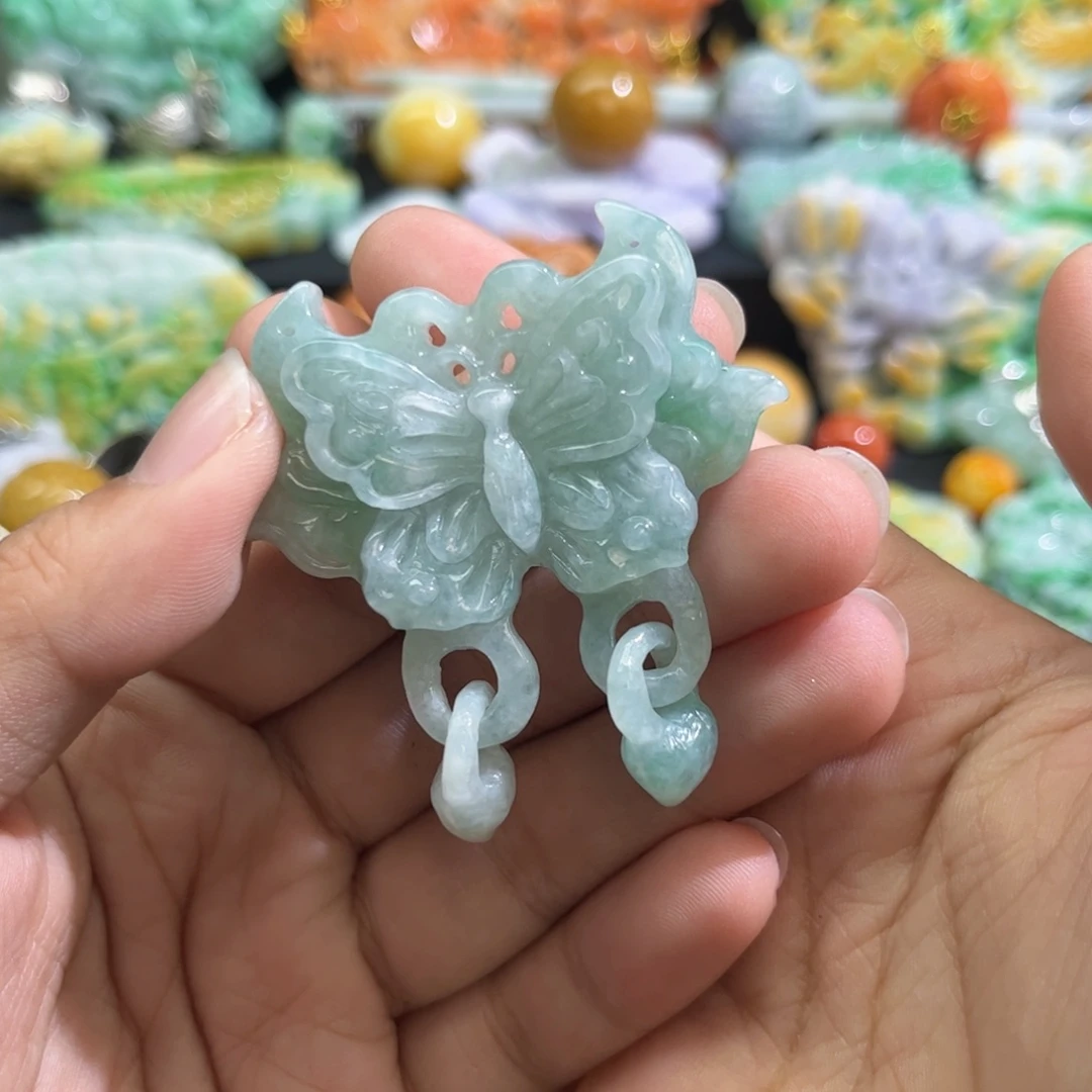 翡翠未镶嵌颈饰待编织