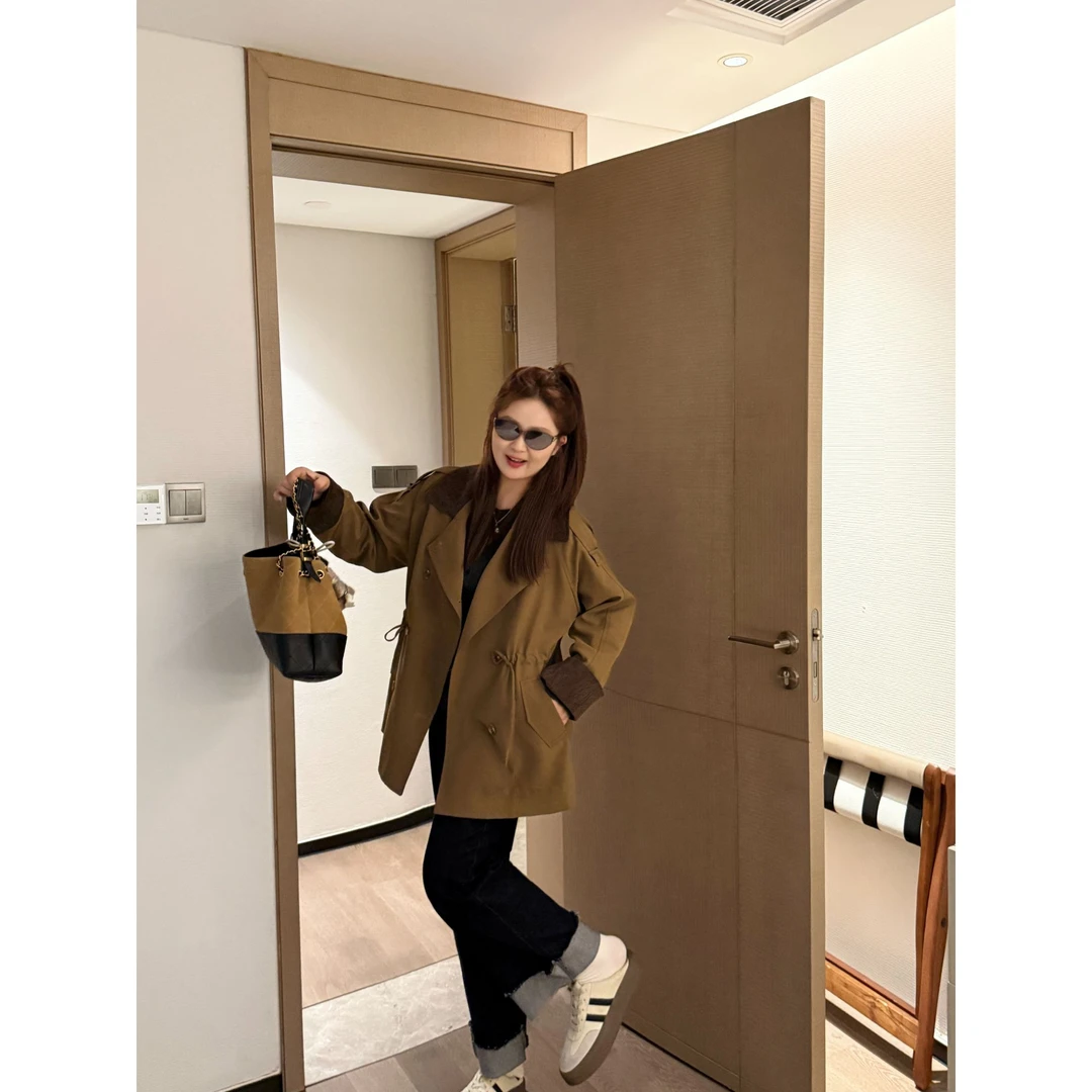 楠序【季风来信】源子微胖女装 2025年秋装韩版休闲短款风衣YZ37125