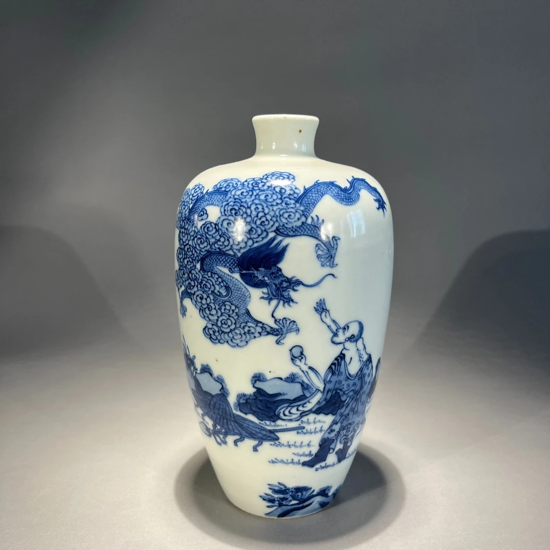 青花降龙罗汉梅瓶