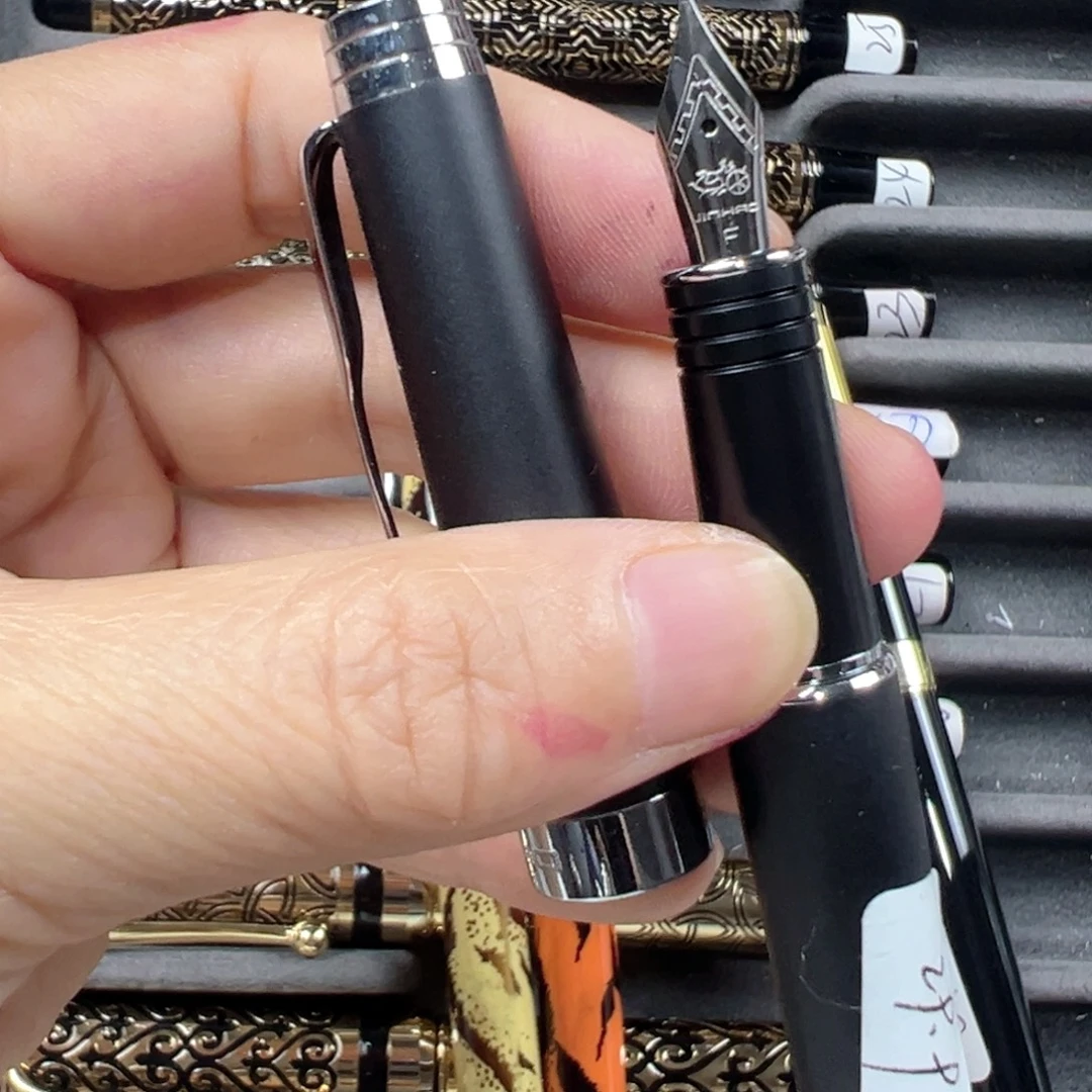 便携式金豪997磨砂黑色明尖0.5可用墨囊