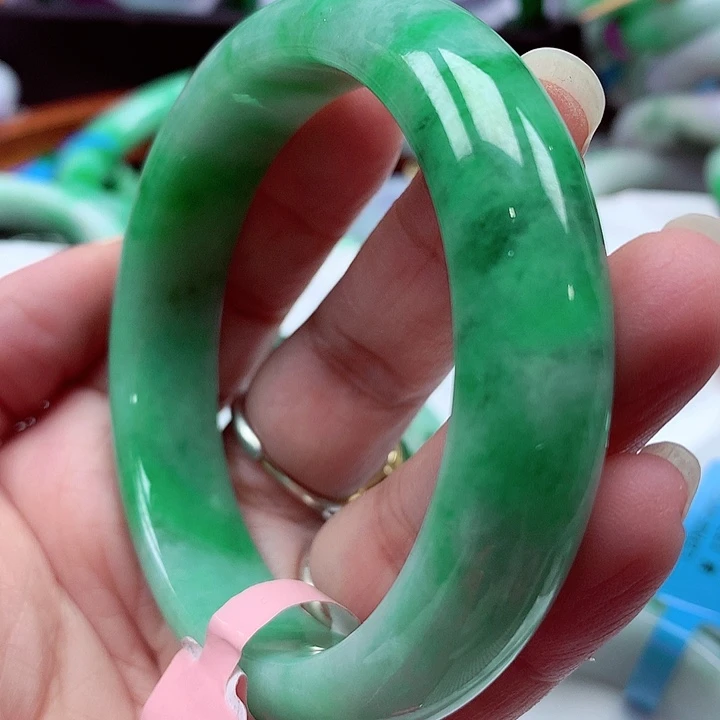 翡翠未镶嵌手镯翡翠