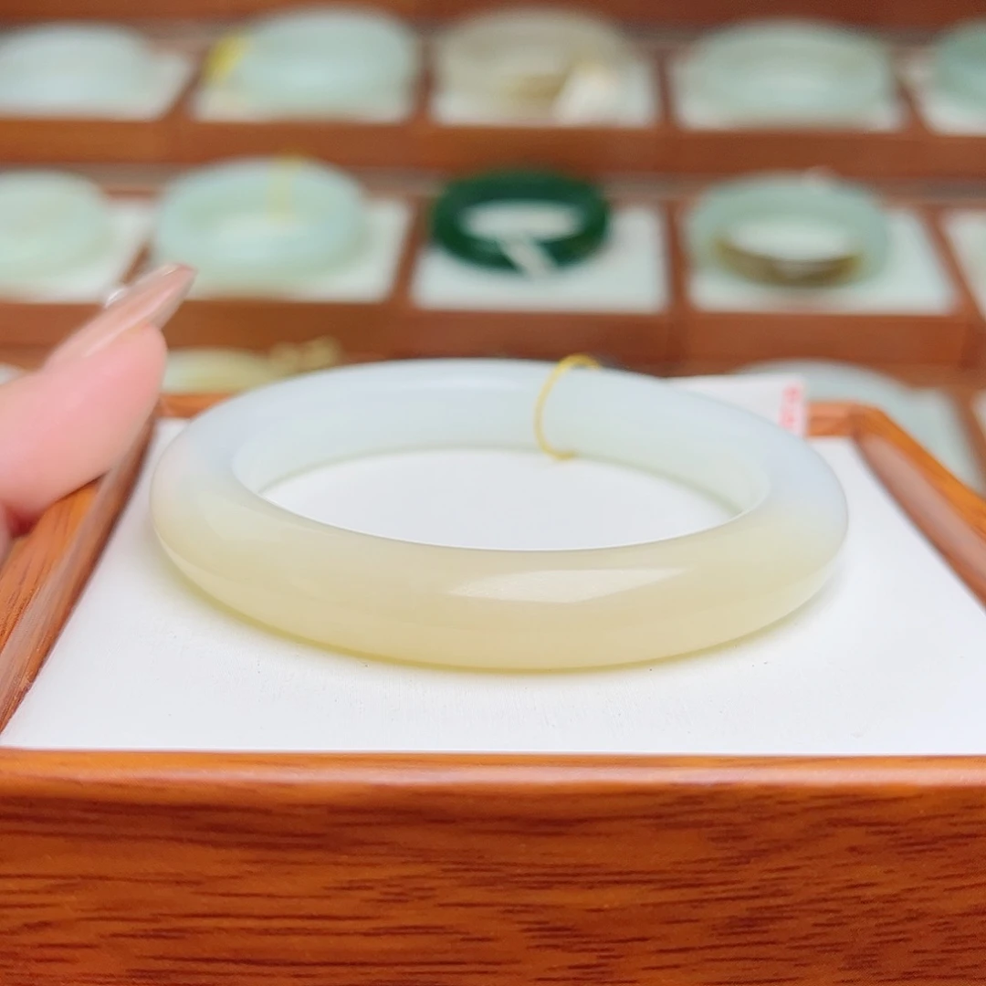 未镶嵌手镯和田玉53