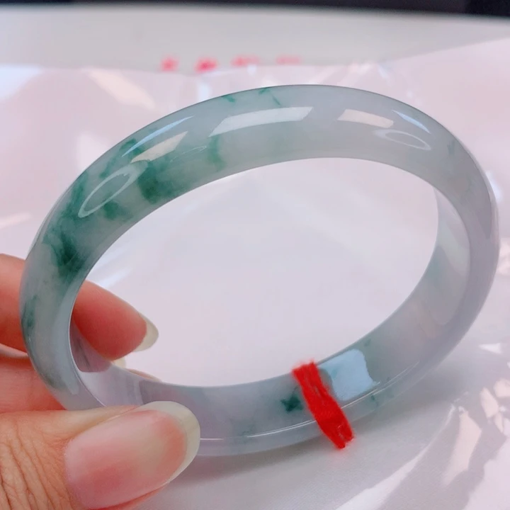 翡翠未镶嵌手镯（贵妃镯）56-57圈