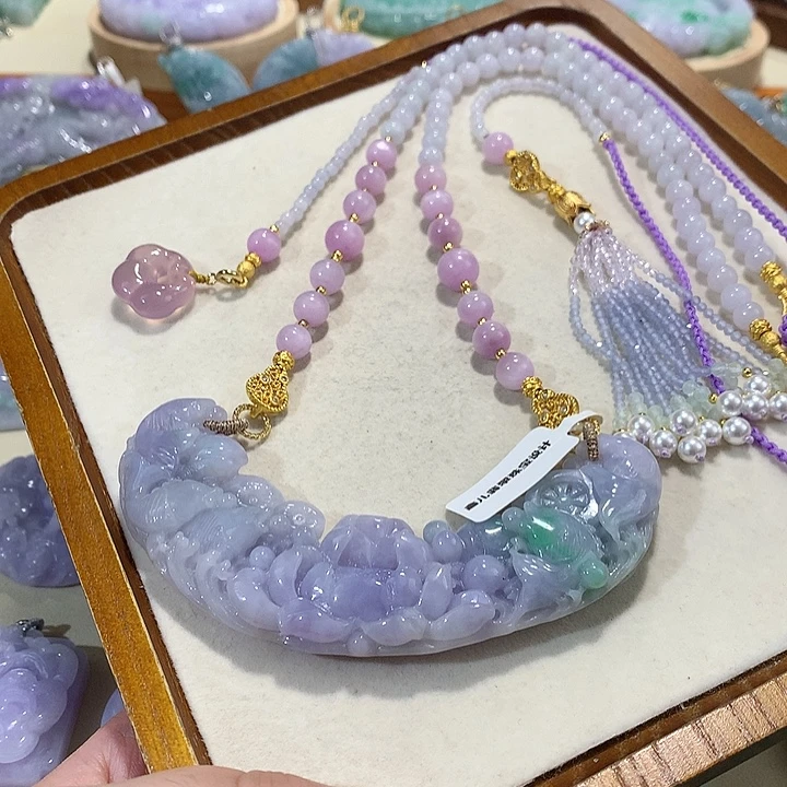 翡翠未镶嵌颈饰翡翠吊坠