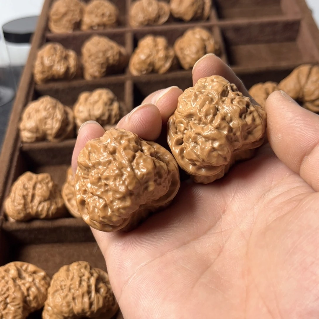 2***w文玩核桃把件蛤蟆头