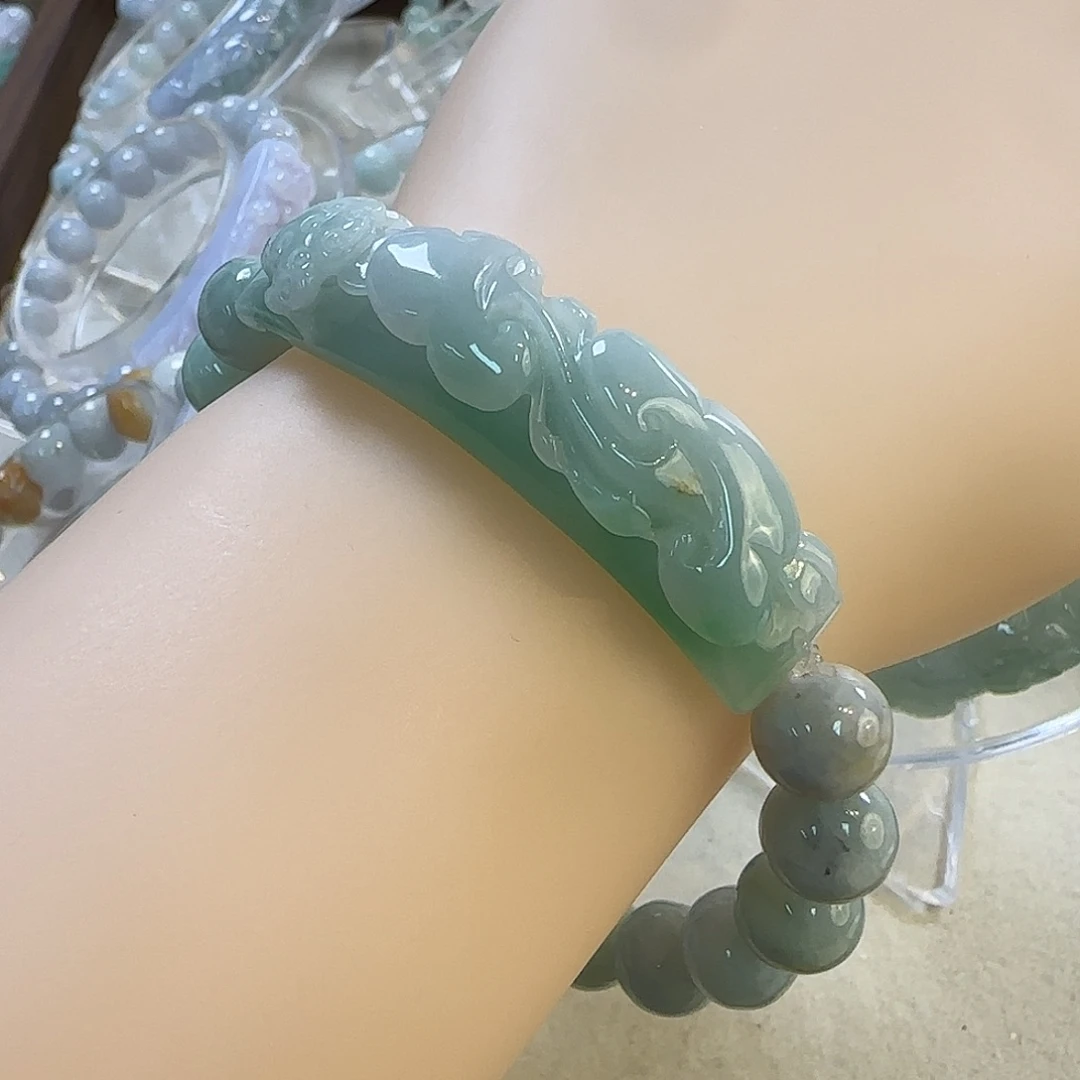 颈饰未镶嵌翡翠手牌