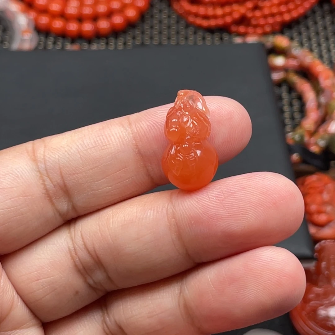 吉***祥未镶嵌南红葫芦南红玛瑙