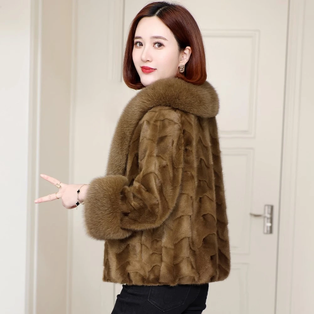 人造皮草 2025年冬季海宁水貂保暖洋气狐狸领短款外套