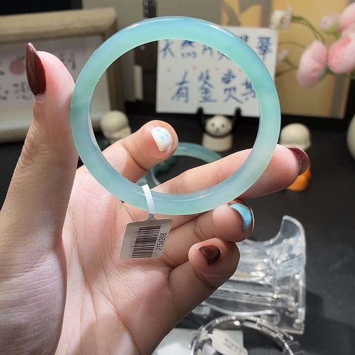 翡翠未镶嵌手镯纯净晴绿52