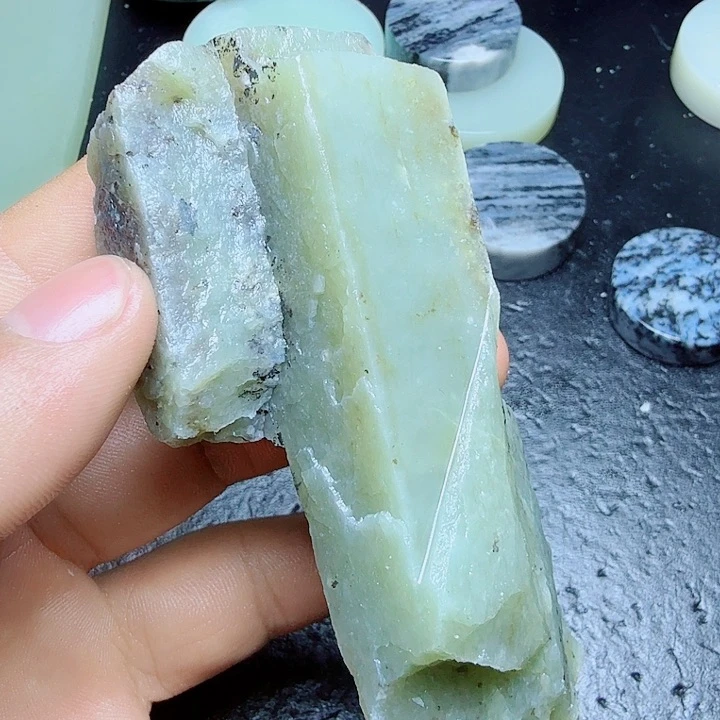 和田玉（糖玉）未镶嵌珠宝奇石