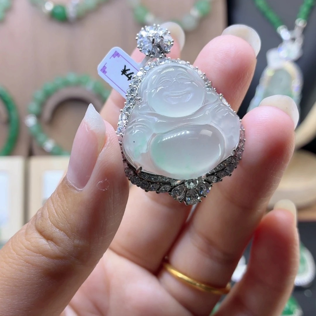 石英质玉（非洲翠）未镶嵌颈饰