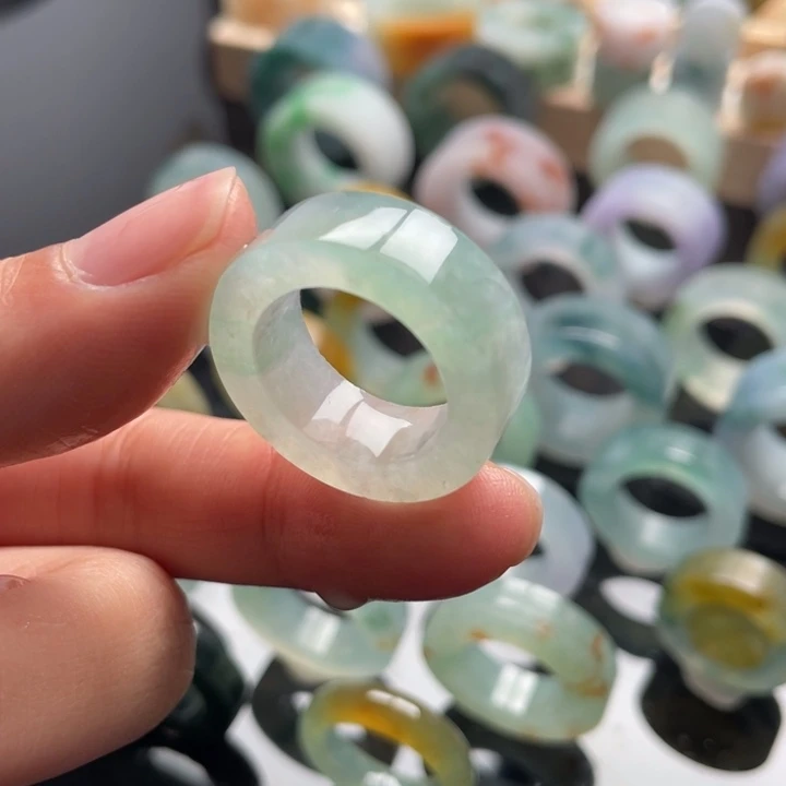 定制翡翠未镶嵌戒指