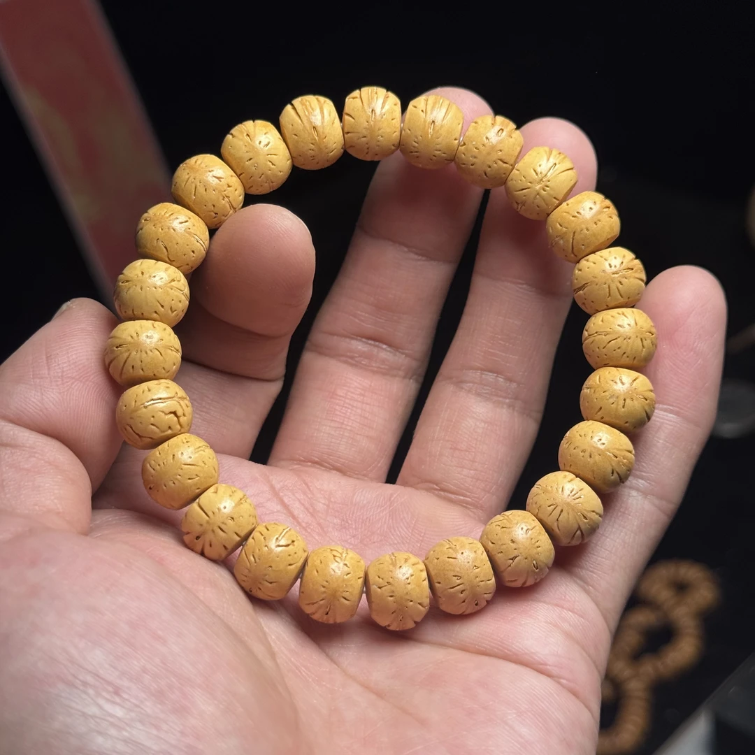 盘锦奶油皮直切微倒角，文玩桃核手串原皮原色，尺寸：11.4/9.3