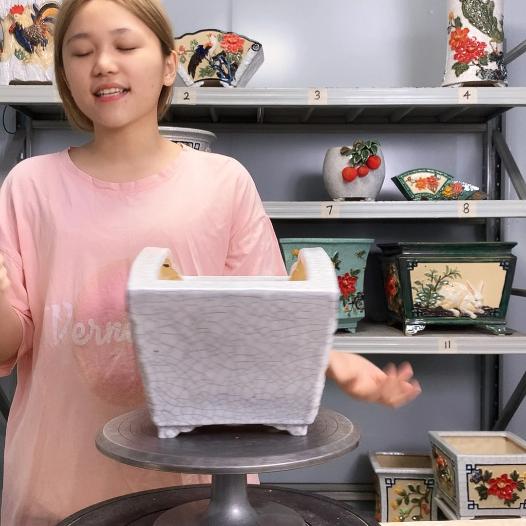 吴**戴实物拍摄湾盆石湾盆