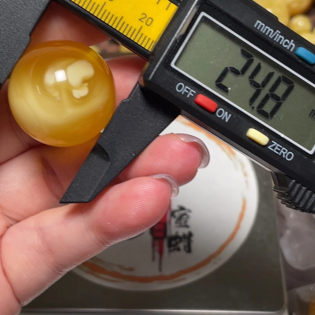 未镶嵌琥珀裸石微瑕有坑502