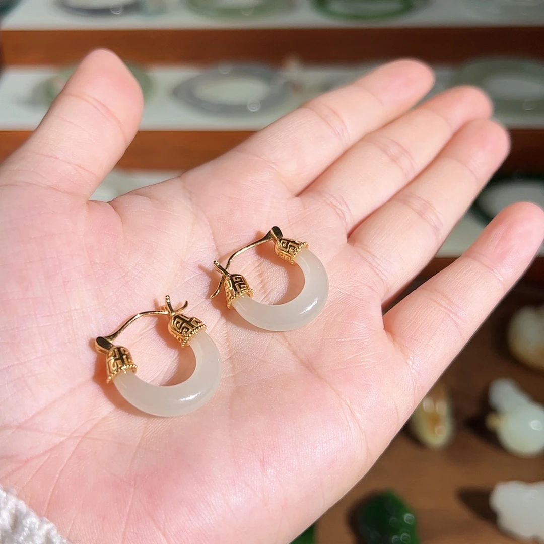 和田玉未镶嵌耳环