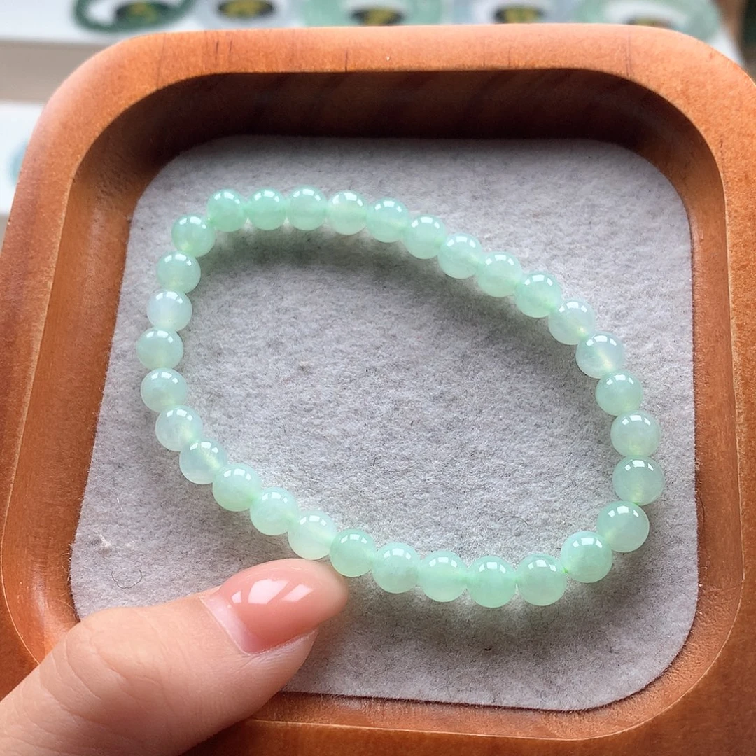 翡翠未镶嵌手串果绿6.0