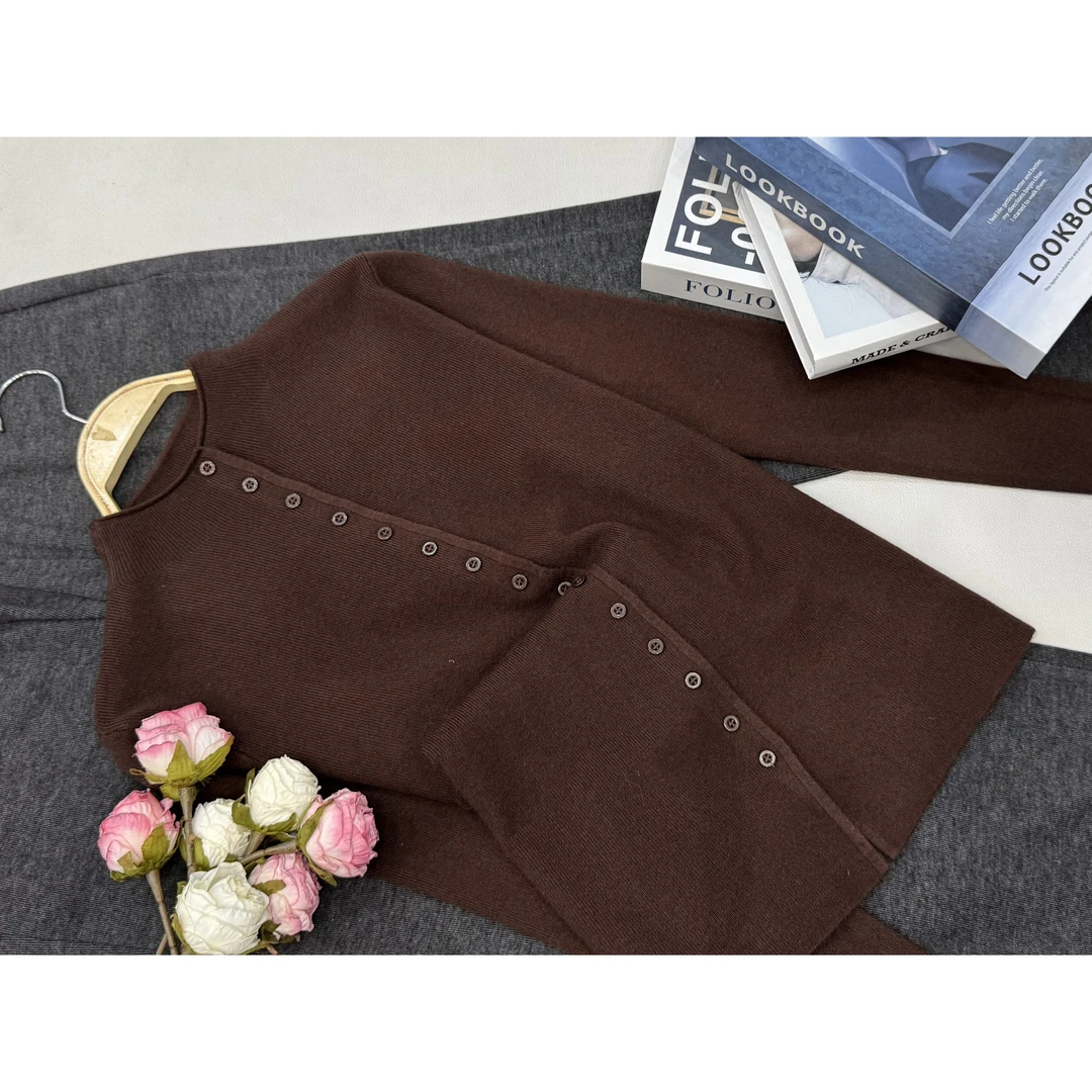 【咖色纽扣开衫】秋冬新款时尚长袖针织上衣QC6051