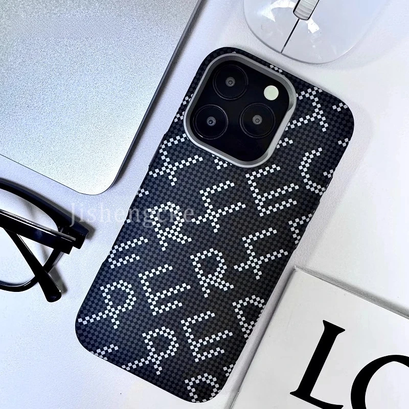 适用iPhone16promax字母碳纤维纹理手机壳15pro新款磁吸14pro肤感