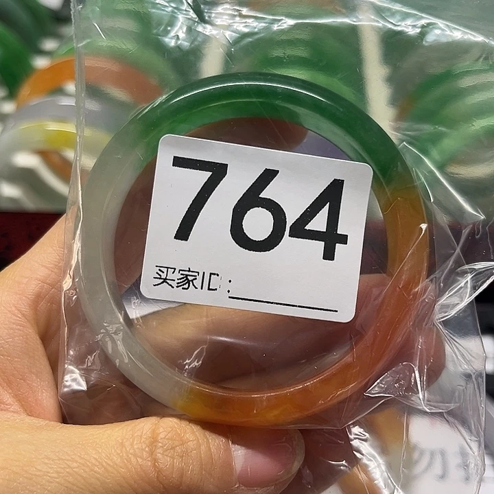 未镶嵌手镯翡翠好