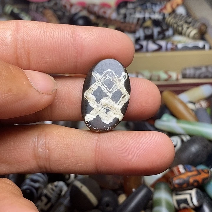 玛瑙/玉髓未镶嵌珠宝奇石29