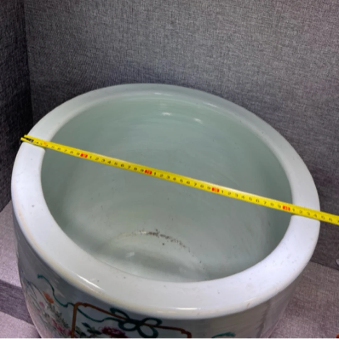 现代粉彩博古花卉文房卷缸