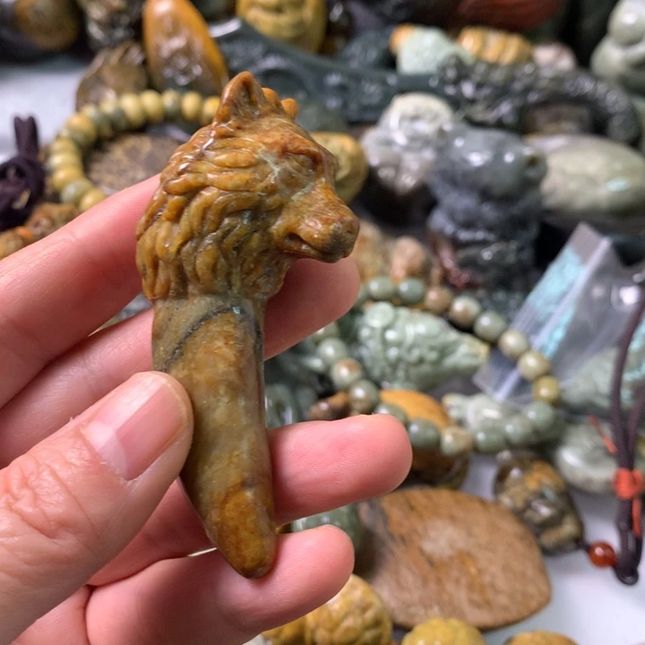 未镶嵌岫岩河磨玉（透闪石质玉）挂件