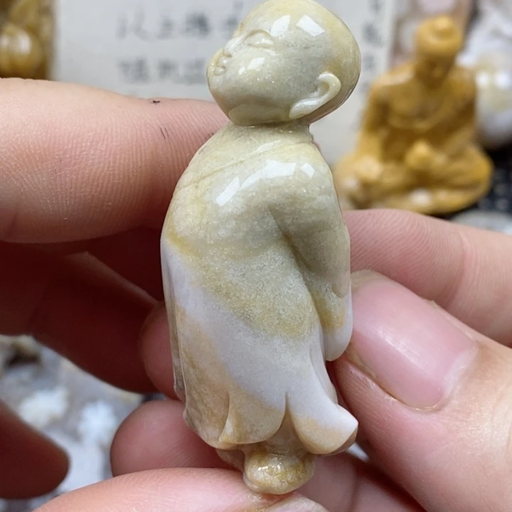 颈饰未镶嵌硅化珊瑚（珊瑚玉）