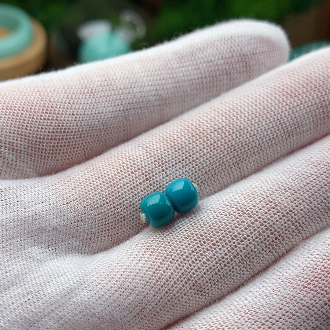 绿松石未镶嵌颈饰