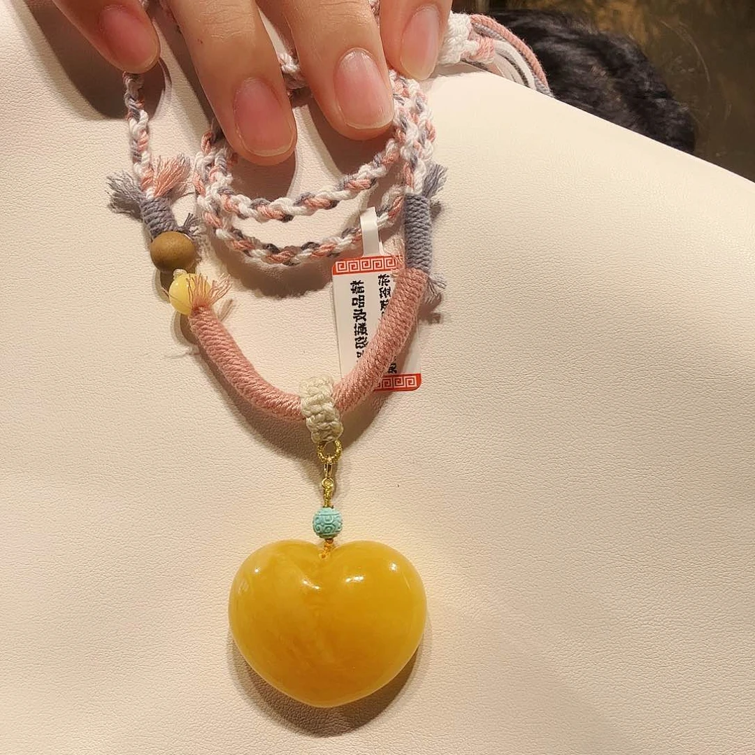 未镶嵌颈饰蜜蜡爱心
