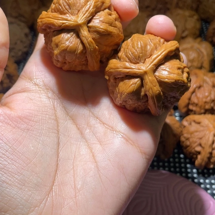周***司文玩核桃吊坠拼接蛤蟆