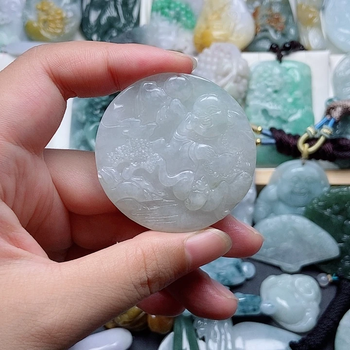 翡翠未镶嵌颈饰翡翠