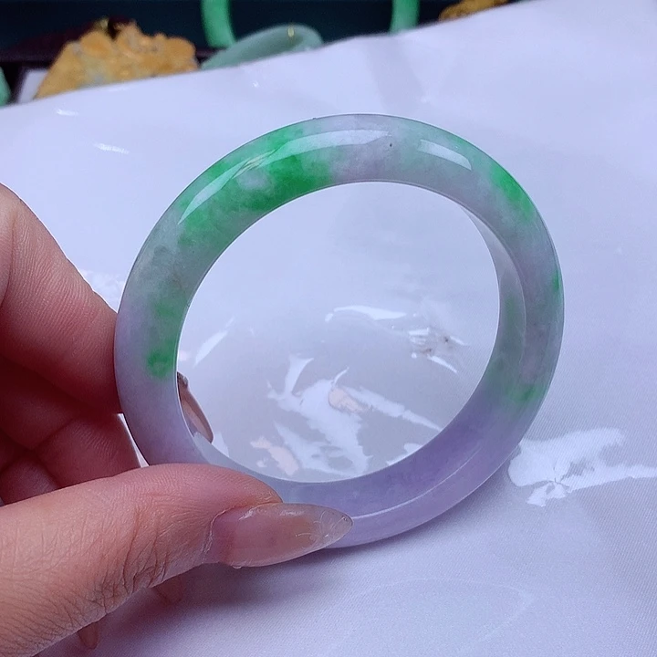 翡翠手镯未镶嵌翡翠手镯
