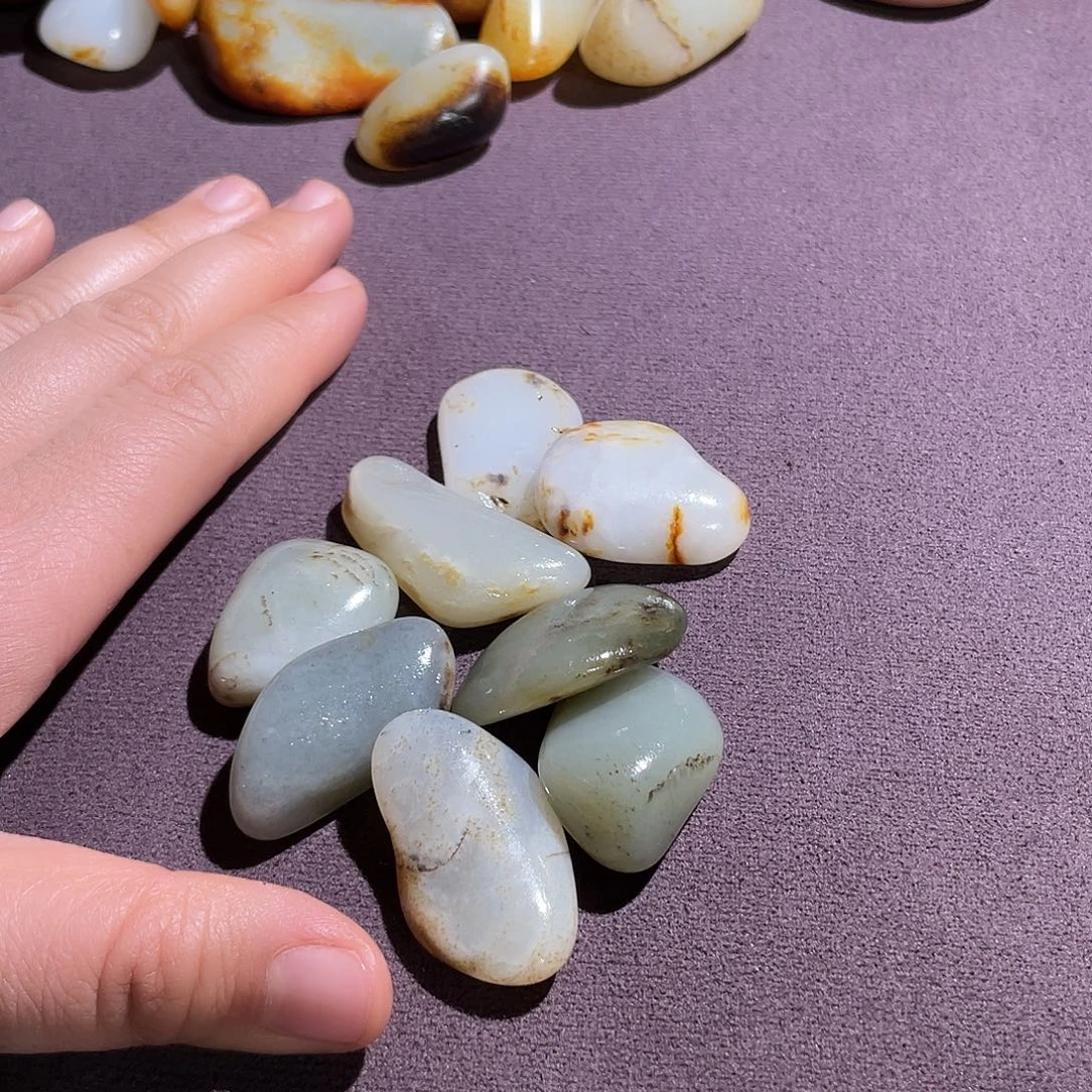 和田玉未镶嵌把件