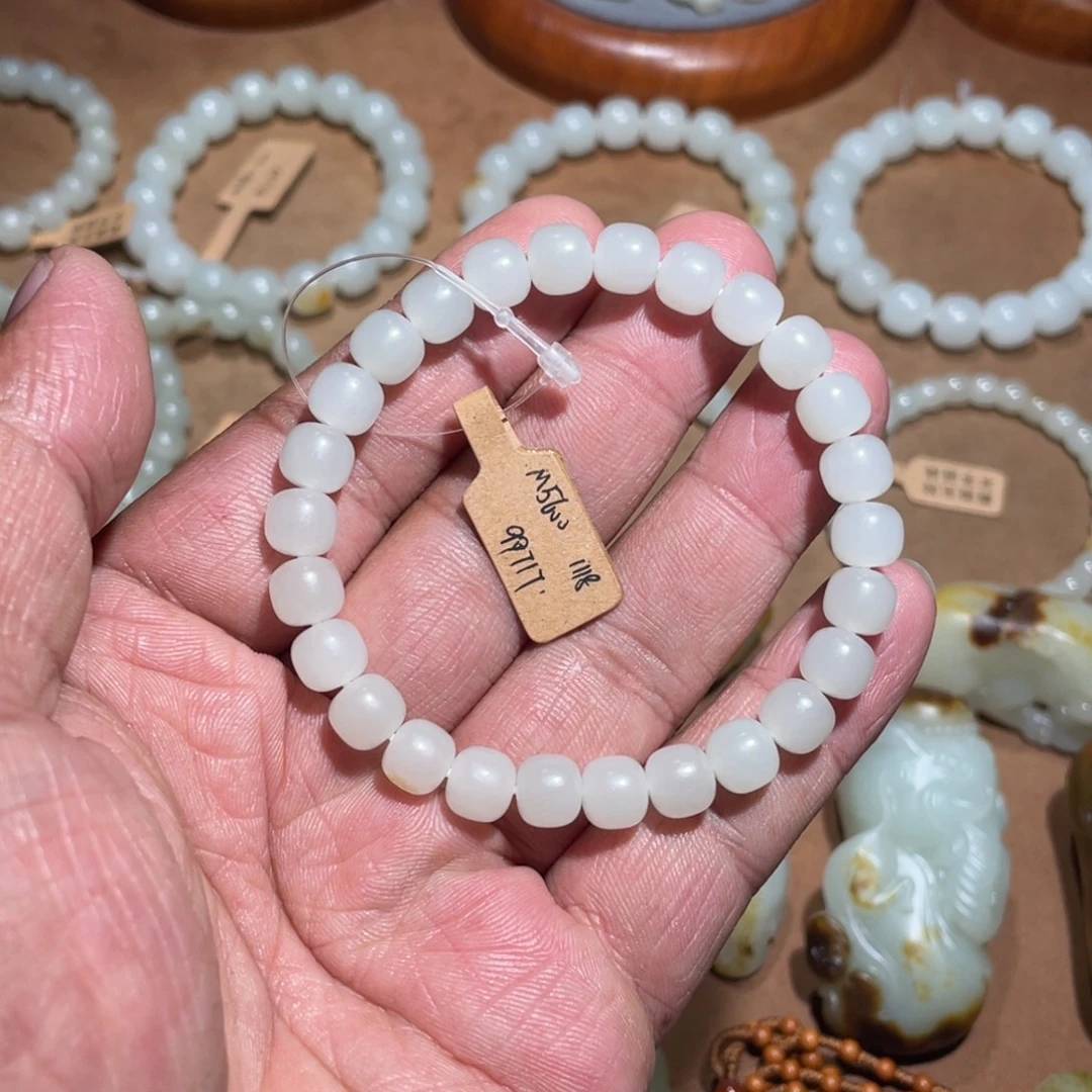 以****和田玉未镶嵌手链