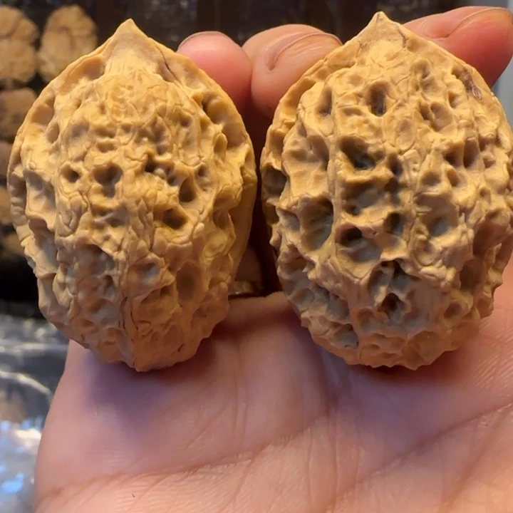 文玩核桃吊坠绣花鞋36