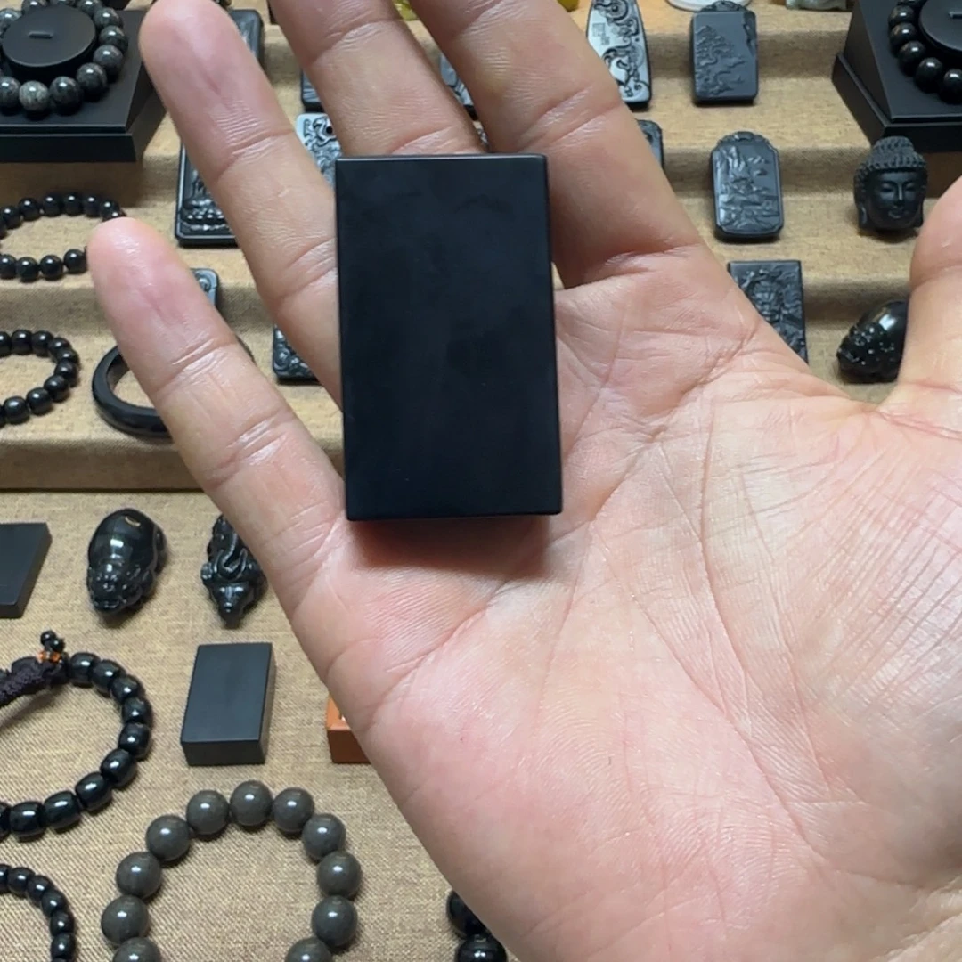 和田玉（墨玉）未镶嵌颈饰3.5钢板无事牌