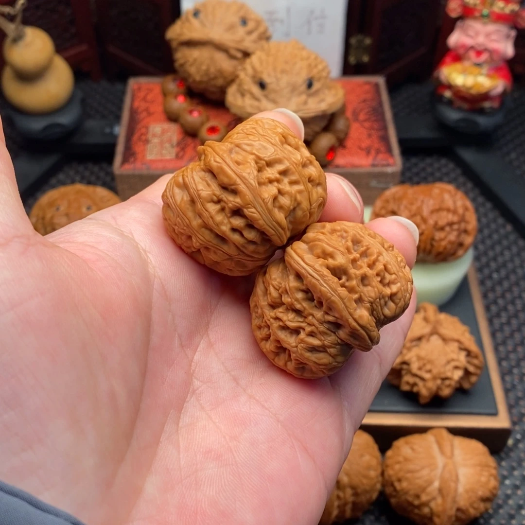 文玩核桃把件特价元宝38尺