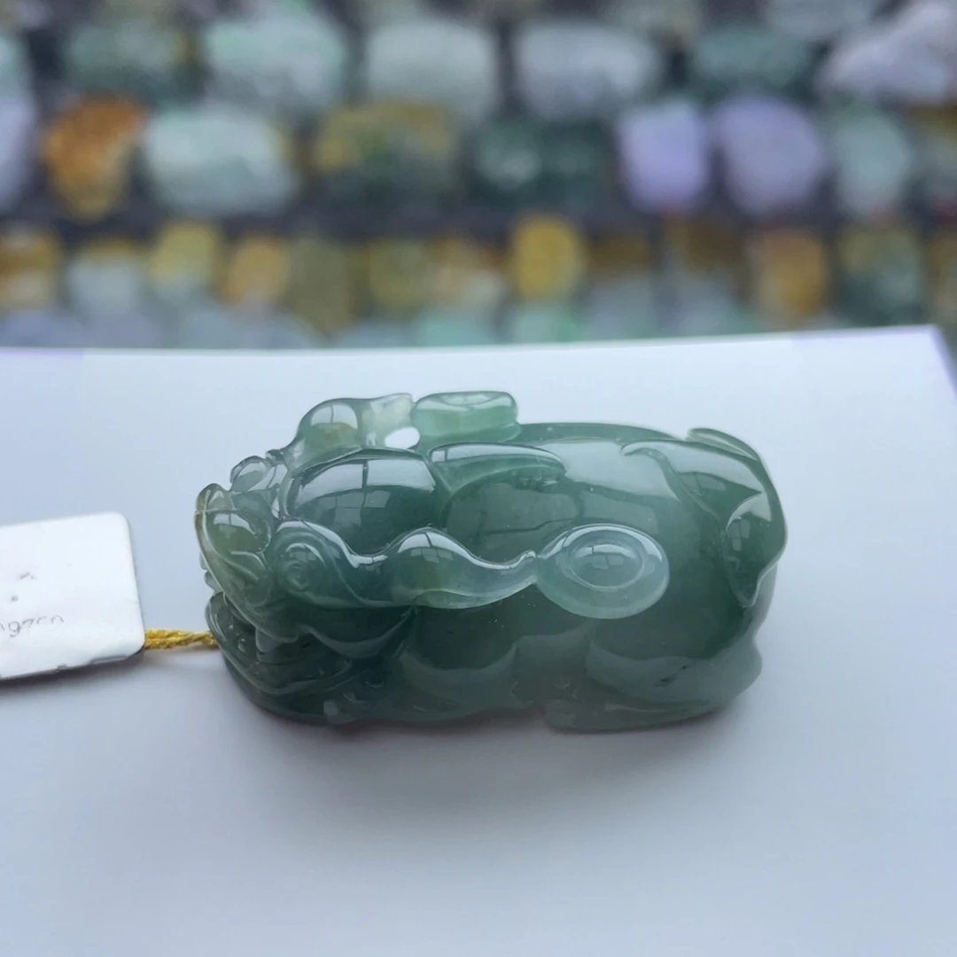 翡翠颈饰未镶嵌貔貅