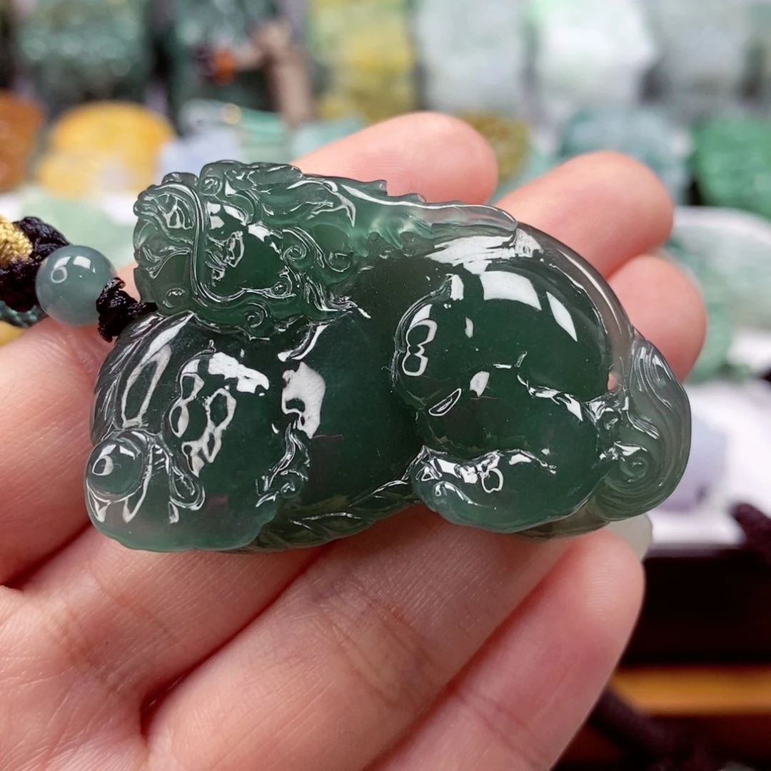 翡翠颈饰未镶嵌翡翠