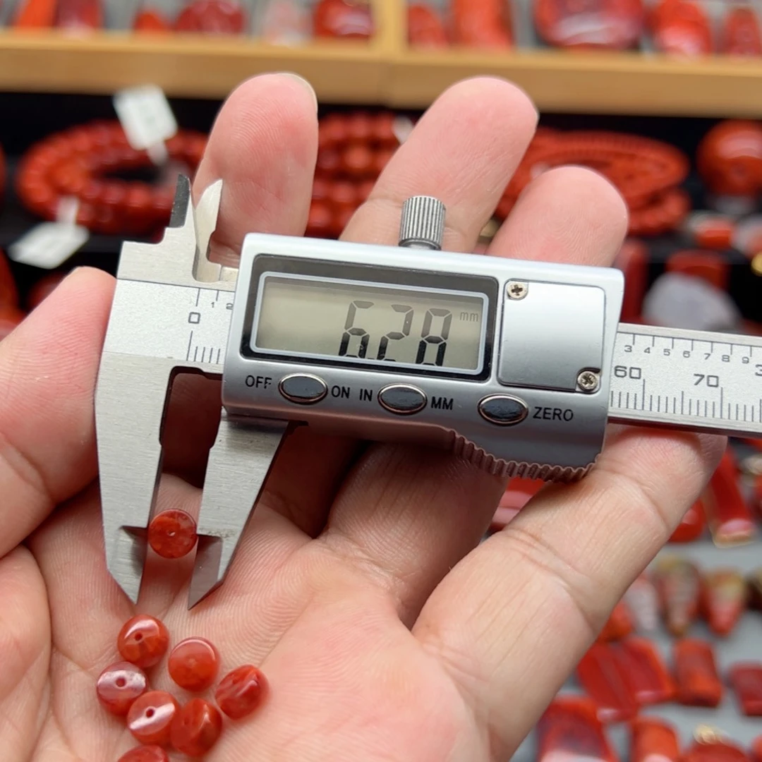 南红玛瑙配饰未镶嵌