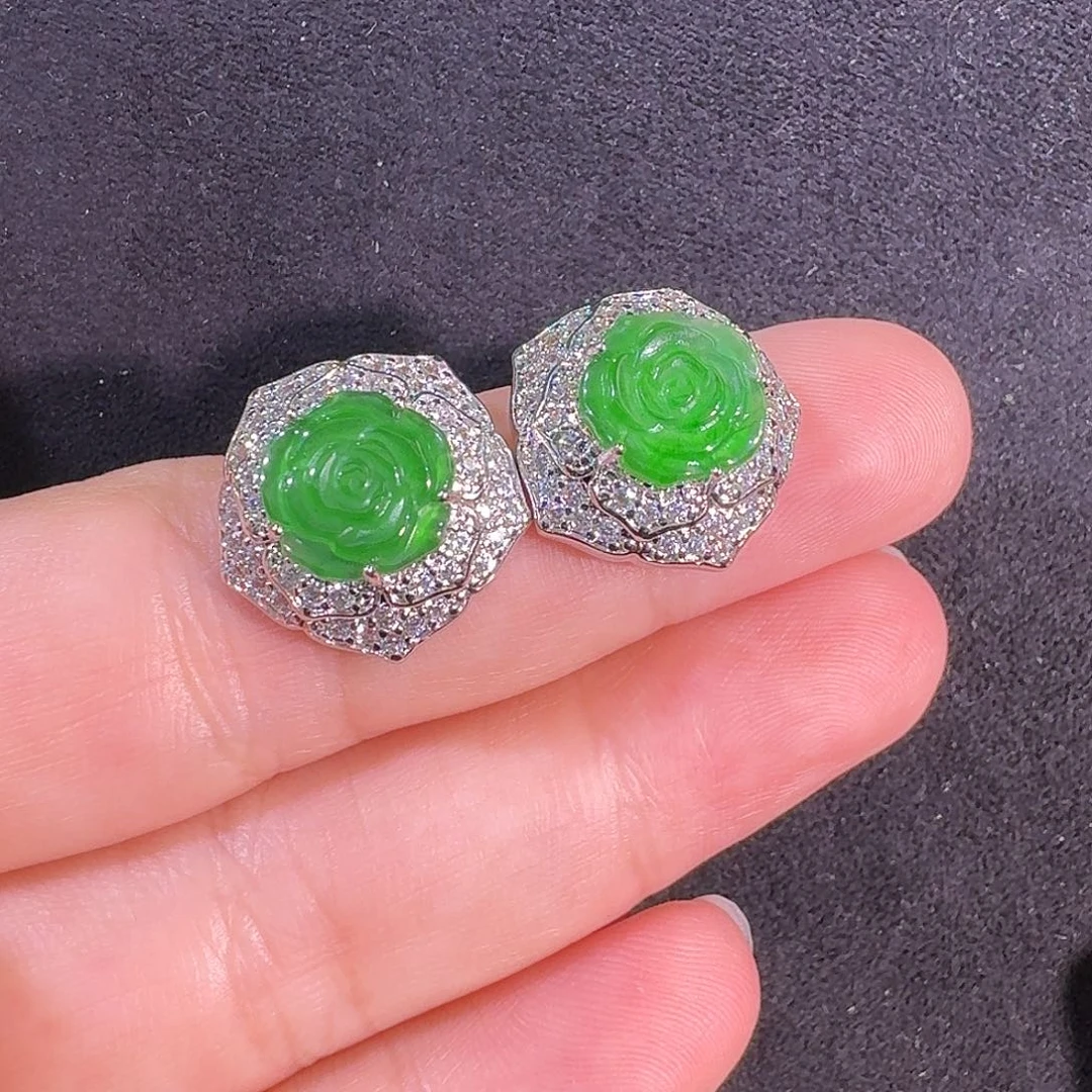 翡翠未镶嵌耳饰玫瑰
