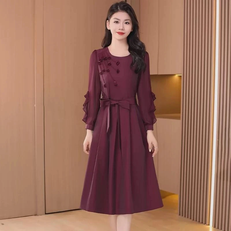 2025高级感连衣裙女早春穿搭高端气质显瘦长袖时尚洋气收腰裙子