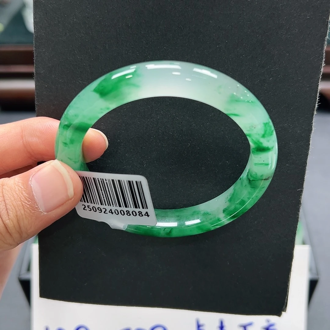 石英质玉（非洲翠）未镶嵌手镯