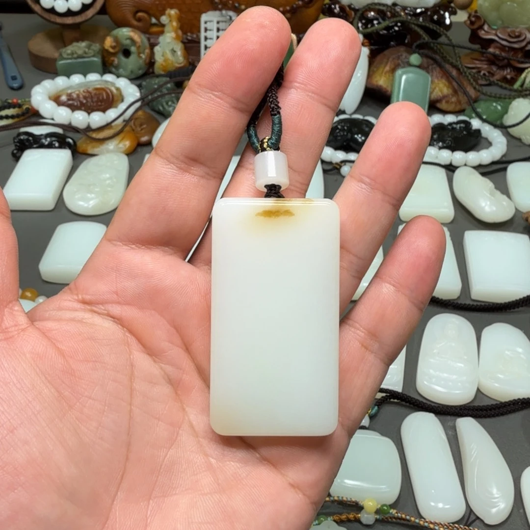 吊坠(赠链)未镶嵌和田玉
