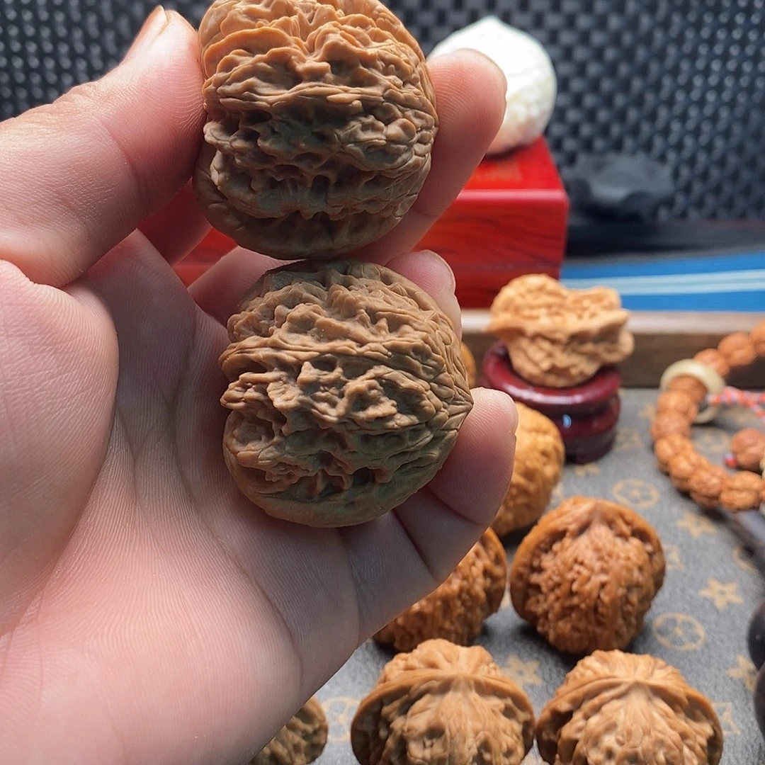 文玩核桃把件平谷暴雪