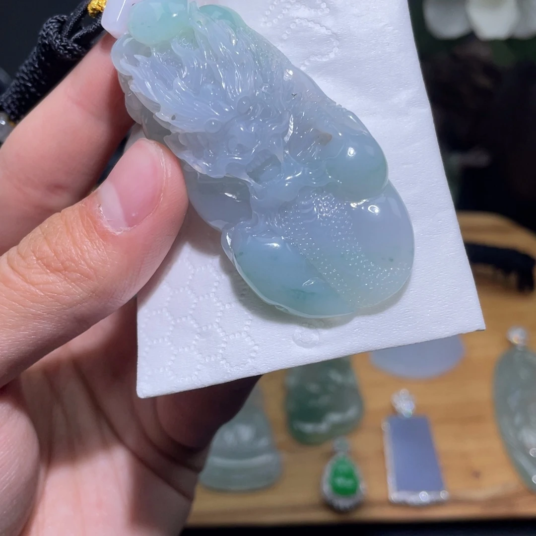 定制翡翠未镶嵌吊坠