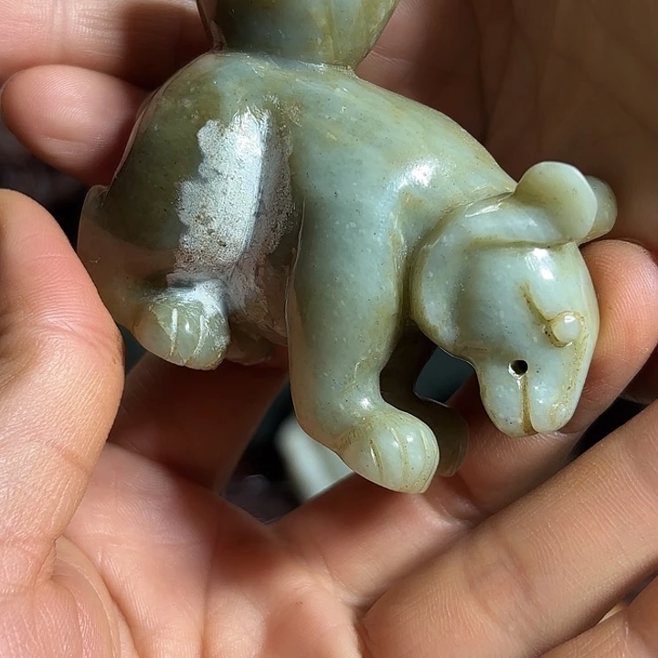 和田玉未镶嵌把件