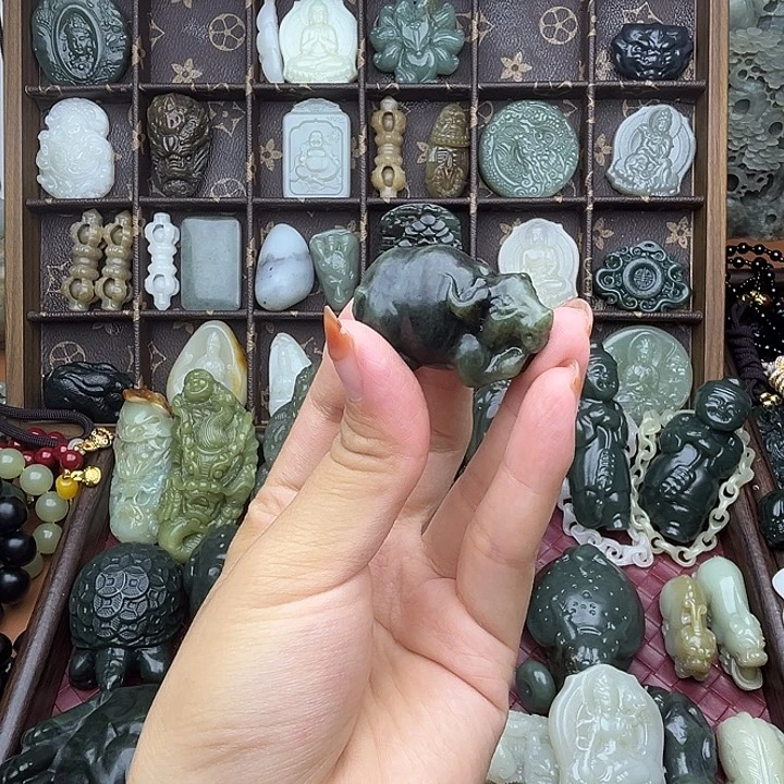 未镶嵌和田玉挂件